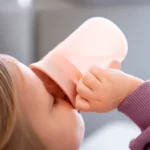 Mabebi - Magische Oefenbeker 200ml Roze - Afbeelding 2